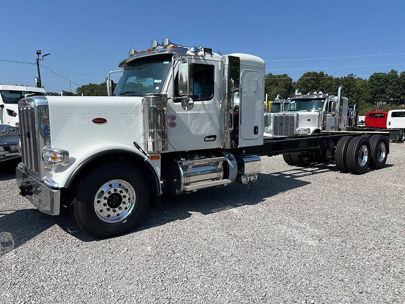 2025 Peterbilt 589 (Key# 1921) 2